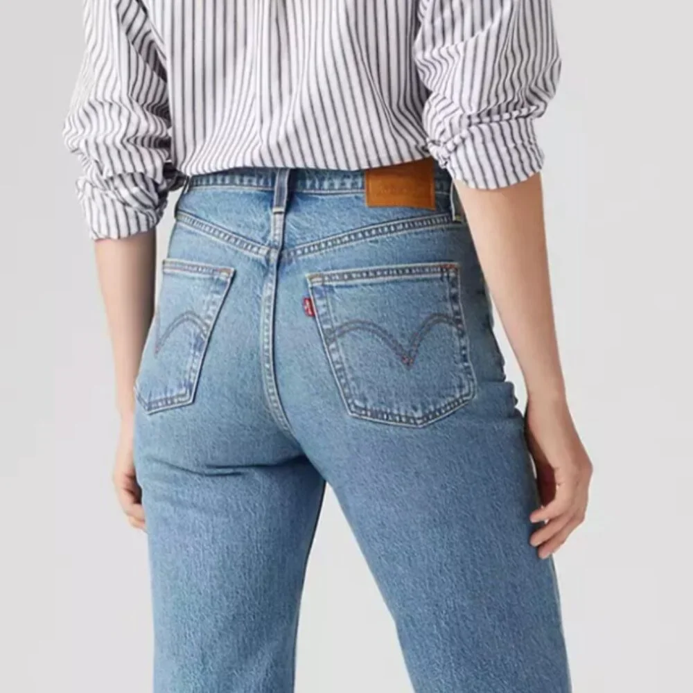 Levi's Ribcage Bell Jeans - Picture 4 of 8